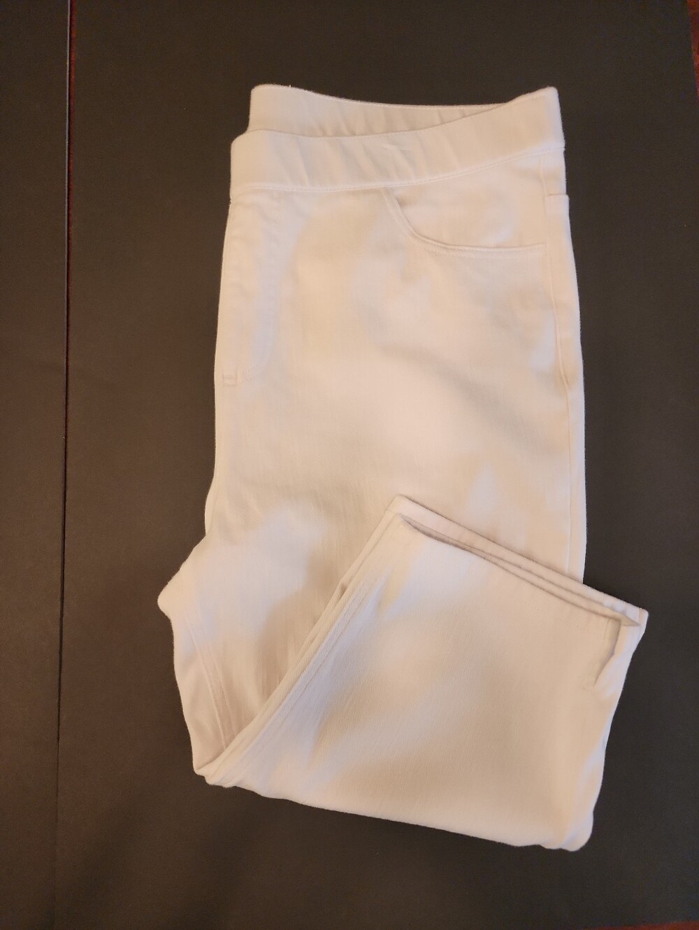 Isaac Mizrahi White Capri Pants, Women's Size 18, High Cotton Blend